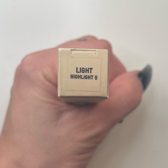 KKW Beauty - Crème Highlight Stick (Light II) - Picture 2 of 4